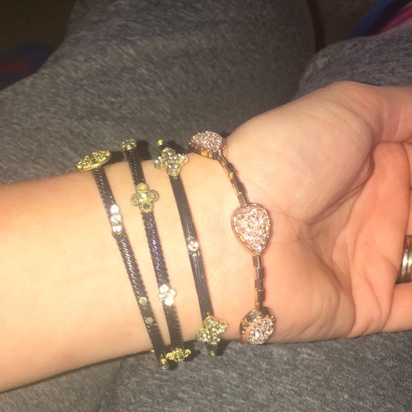 Bracelet bundle 🤩 - Picture 3 of 4